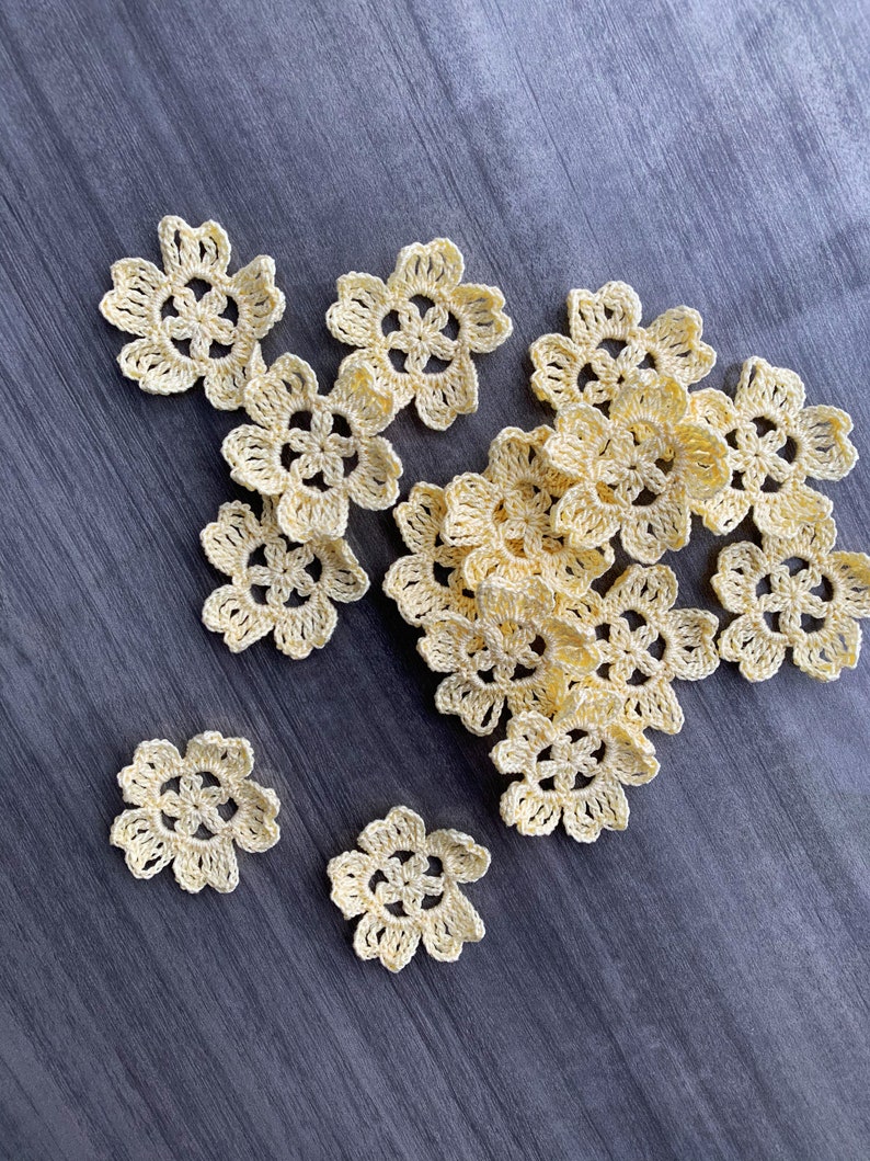 wedding decor scrapbook ornaments scrapbook flowers lace appliques Set of 16 pcs mini flowers kit of crocheted flowers party decor
