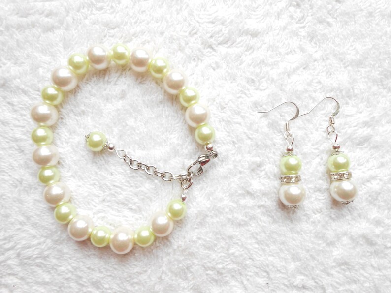 Pearl set Wedding jewelry Bridal jewelry Birthday gift Ivory and pale green pearl set Wedding set Gift for friend Wedding necklace