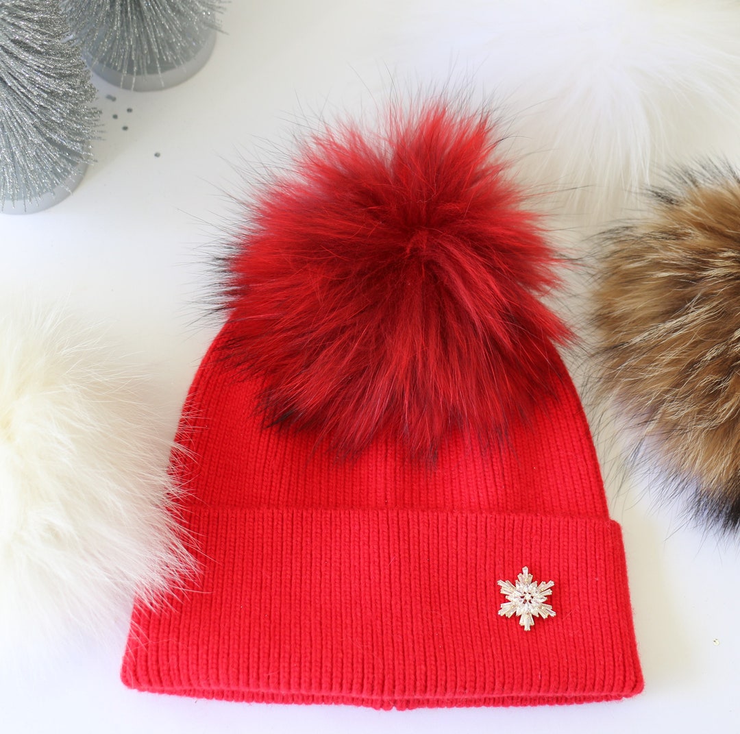 RILEY RED CABLE BEANIE HAT main image 1