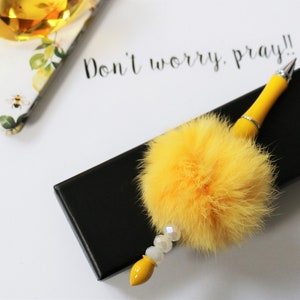Stylo à pompons, stylo perlé, accessoires de bureau, agendas 2023, stylo tendance, stylo à encre, stylo orné de cristaux et de fourrure, nouvel article vient de paraître !