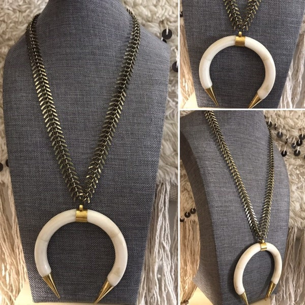 Crescent Tusk Fishbone Chain Necklace, Crescent Necklace, Tusk Necklace, Cresent Pendent, Tusk Pendent