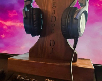 Personalised headphone stand