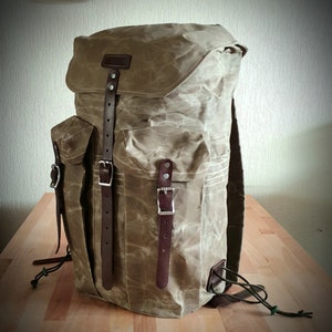 Rugzak van gewaxt canvas, The Bushcrafter 30L pack heavy duty gewaxt canvas, rugzak, wandeltas, kampeertas.