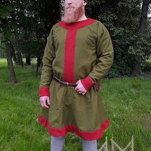 Woolen tunic, Stuttgart Psaltir, early medieval west tunic