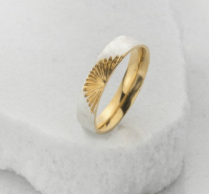 4mm silver ring with gold-plated Sunrise on front, matt finish