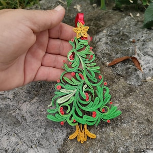 Albero di Natale di carta, decorazione natalizia con quilling, decorazioni natalizie sospese, decorazioni natalizie fatte in casa, regali di Natale fatti a mano, arte natalizia con carta