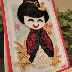 Biglietto Kokeshi in carta quilling, biglietto d'auguri di compleanno per lei, biglietto d'auguri in carta fatto a mano, regalo unico per lei, biglietti per tutte le occasioni