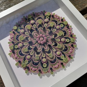 Decorazione murale con mandala verde e rosa, mandala di carta per la casa, regalo per la meditazione in famiglia, mandala geometrici fatti a mano, decorazione vivace