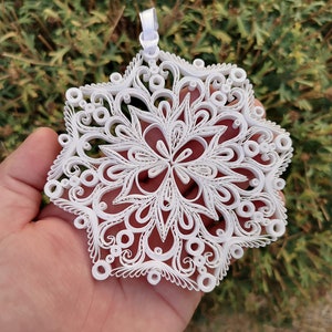 Enfeite de floco de neve com penas feito à mão, decoração para árvore de Natal, decoração de feriado com penas de papel