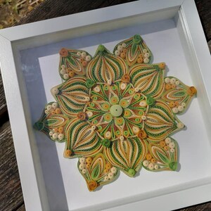 Mandala da parete con quilling, mandala di carta giallo-verde, decorazioni 3D fatte a mano, decorazioni con cornice di carta, decorazioni floreali da parete con quilling, regali unici