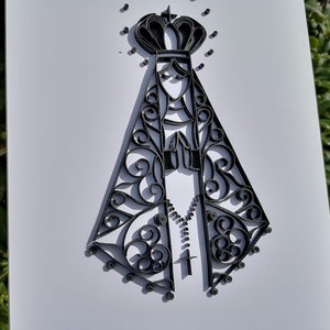 Arte della parete della Vergine Maria in carta quilled, decorazione della parete cattolica, immagine di Madre Maria ideale da incorniciare, unica signora nera della grazia, arte cristiana per la casa