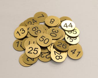100 Numeri da tavolo, Etichette numerate, Armadietti porta, Ristoranti, Club, Teatri, Incisi al laser, dimensioni 3 cm.