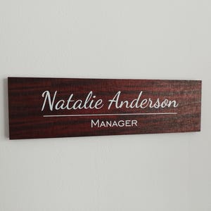 Personalisiertes Holz Büro Namensschild: Rustikales Exekutivschild