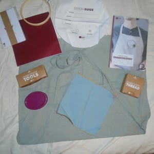 Makers Guide Apron Embroidered Apron Fabric Panel Cooking Apron  with Instructions and Tools ~ New