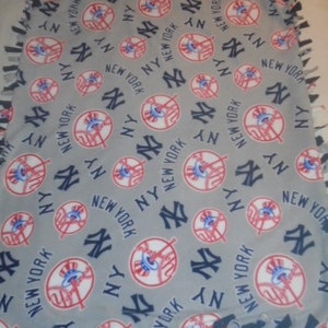 New York Yankee&#39;s Major League Baseball  Double Sided Hand Tied Fleece Rag Blanket ~ New