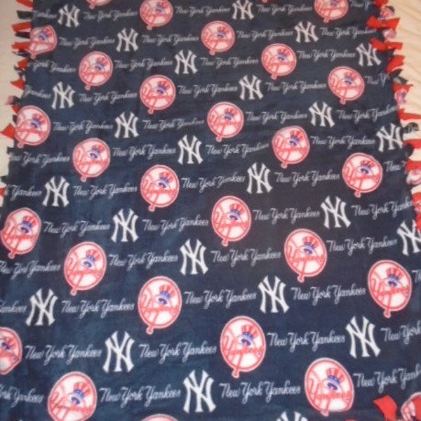 New York Yankee's Major League Baseball  Double Sided Hand Tied Fleece Rag Blanket ~ New