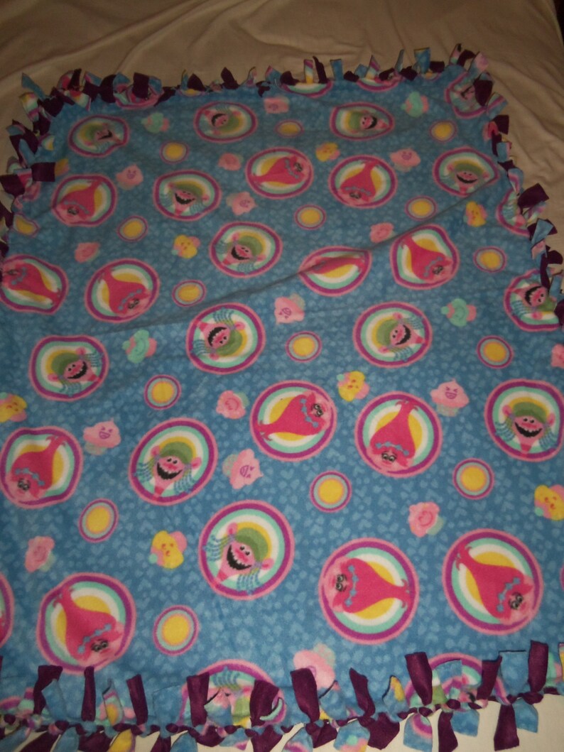 Crafts DreamWorks Trolls Make Your Own Fleece Quilt New Craft Kits