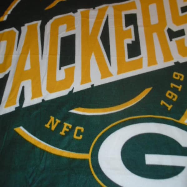 Brand New NFL Green Bay Packer's Football Double Sided Hand Tied Fleece Rag Blanket