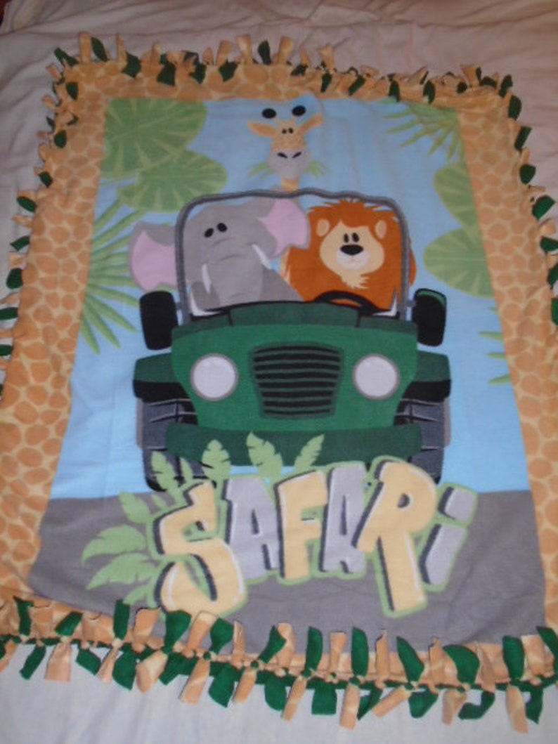 Jungle Safari Elephant Lion & Giraffe Zoo Animal Double Sided Hand Tied ...