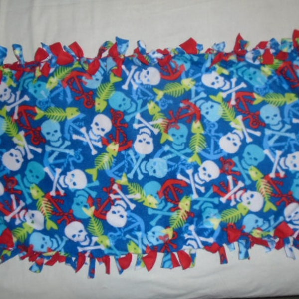 Puppy Dog Bones Crate Kennel Bed Snuggle Hand Tied Fleece Rag Blanket ~ Brand New