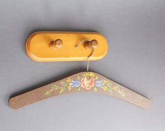 Vintage wardrobe hook, small old wall wardrobe, midcentury wooden hook bar, 60s, 4 shabby coat hook, huthaken