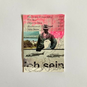 Könnte beinhalten: Eine Collage aus Bildern und Text auf weißem Hintergrund. Das Hauptbild ist ein Schwarzweißfoto eines Mannes mit Hut und Jacke. Der Text enthält die Wörter "Handerechst unerluang", "Illes Vers", "Torpscar berke", "finansant prispel", "Aller Merke" und "ch sein".