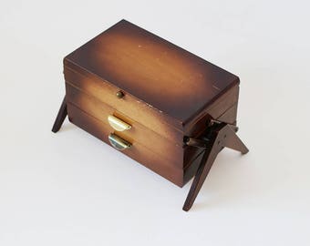 Vintage Nähkasten, Schneider-Nähkästchen, Tisch-Nähkasten aus Holz, swing box, Schmucktruhe, Geschenk