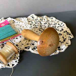 vintage Stopfpilz aus Holz, antikes Nähzubehör, Landhaus Deko, Holz Stopfei, Sammlerstück Nähpilz, Handarbeit Zubehör, vintage Nähen