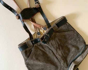 Pantaloni in pelle vintage per bambini, pantaloni in pelle tradizionali per bambini, pantaloni in pelle rustici, abbigliamento tradizionale per bambini, stile bavarese, stile alpino, Oktoberfest