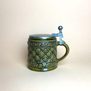Vintage ceramic beer mug with hinged lid, snack mug, mug with handle, drinking mug, beer mug collector, ceramic beer mug