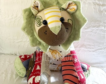 Birth Weight Memory Lion: newborn baby's actual birth weight, made of baby clothes, hospital blanket, coming home outfit, sleepers