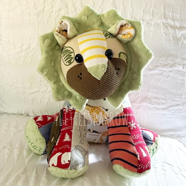 Birth Weight Memory Lion: newborn baby's actual birth weight, made of baby clothes, hospital blanket, coming home outfit, sleepers