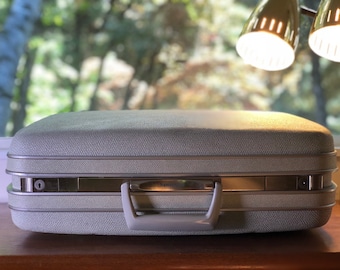 Vintage Samsonite Silhouette - Equipaje de mediados de siglo, gris, para llevar en la noche