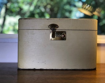Vintage Train Case Pastel Yellow Make Up Bag Toiletry Bag - Makeup Vanity Cosmetic Case Travel Case