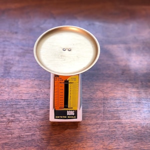 Vintage Scale Pelouze Adorable - Portion Control Kitchen Scale - 1960&#39;s