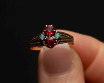 10k Gold Victorian Style Ruby Paste Ring with Opal Accents - Size 7.25