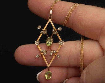 Edwardian 9K Vintage Gold Lavaliere Anhänger mit Peridot und Saatperlen