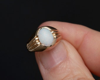 10k Gold Oval Opal Signet Ring - Size 2.75