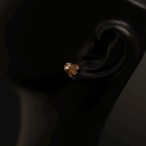 Vintage Ohrstecker aus 10-karätigem Weißgold mit 3,5 mm Diamanten · Einzelner floraler Ohrstecker