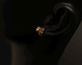 Vintage 10K White Gold 3.5mm Diamond Stud Earring · Single Floral Stud