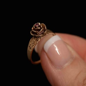 Vintage 10K Gold Flower Ring with Ruby Center and Hand-Etched Texture