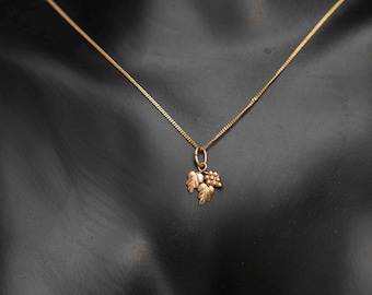 Vintage 10k Gold Leaf & Grape Pendant Necklace with 18" Chain