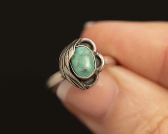 Vintage Turquoise Ring · Sterling Silver Leaf Setting · Southwest Inspired