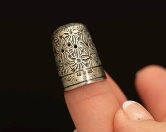 Antique 1888 Sterling Silver Thimble · Constantine & Floyd · Birmingham