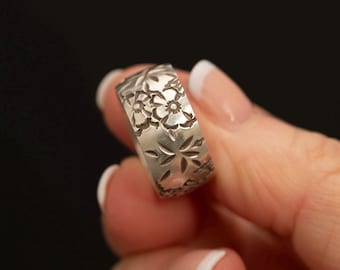 Vintage Hallmarked Silver Floral Band Ring · Engraved Wide Band · Size 8