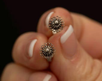 Vintage Sterling Silver Daisy Stud Earrings · Petite Floral Post Earrings