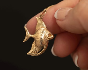 Vintage 9ct Gold Angelfish Pendant · Textured Tropical Fish Charm