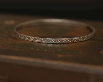 Vintage Sterling Silver Etched Bangle · Diamond Cut Geometric Bracelet · 925