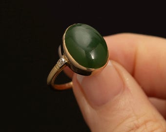 Vintage Nephrite Jade Ring · 14k Gold · Diamond Accents · Size 4.25