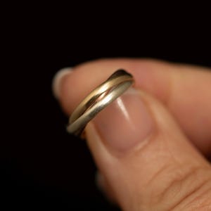 Vintage 10K Tri Colour Gold Ring · Interlocking Rolling Three Band Ring